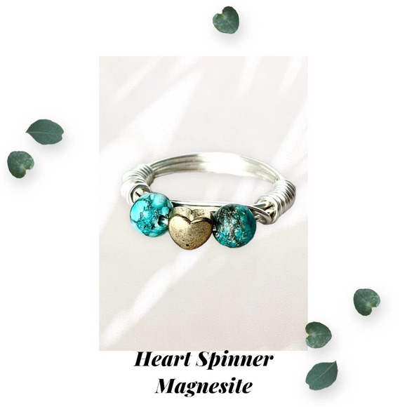 Gold Heart Spinner Ring - Turquoise Magnesite - Silver - Picture 1 of 3